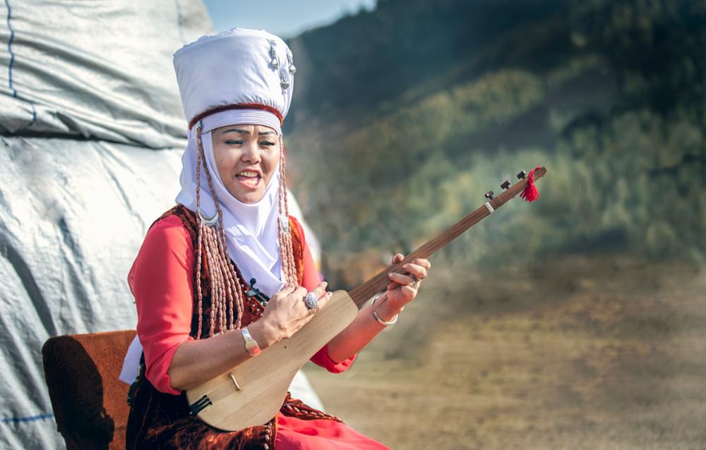 Traveling to the sound of Komuz, the Kyrgyz traditional instrument